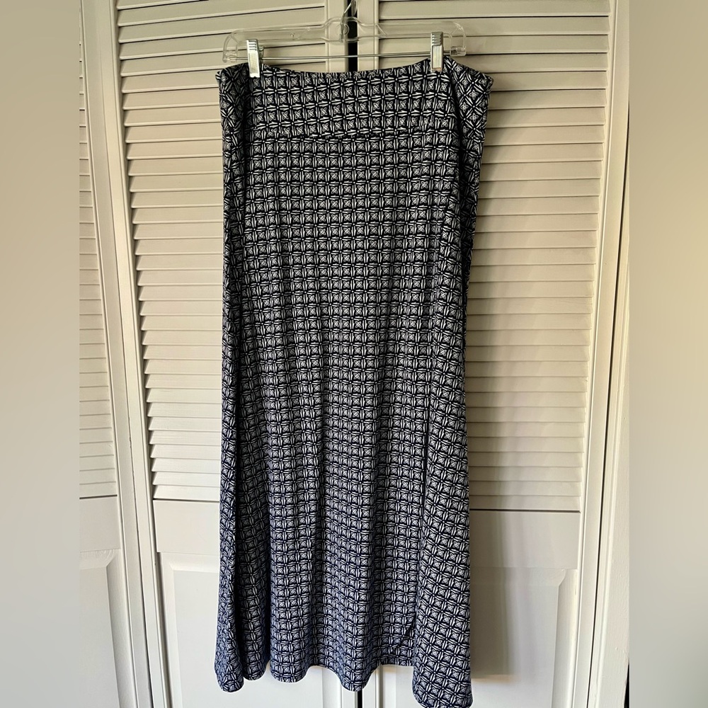 Talbots Navy & White Geometric Maxi Skirt
